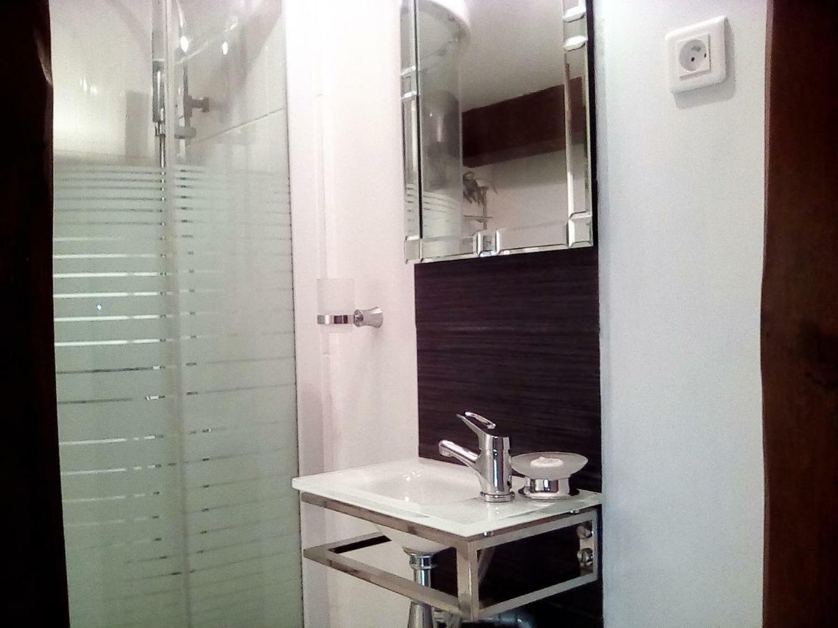 Maison Lavande Bed and Breakfast Saint-Jean-dʼAngély Εξωτερικό φωτογραφία