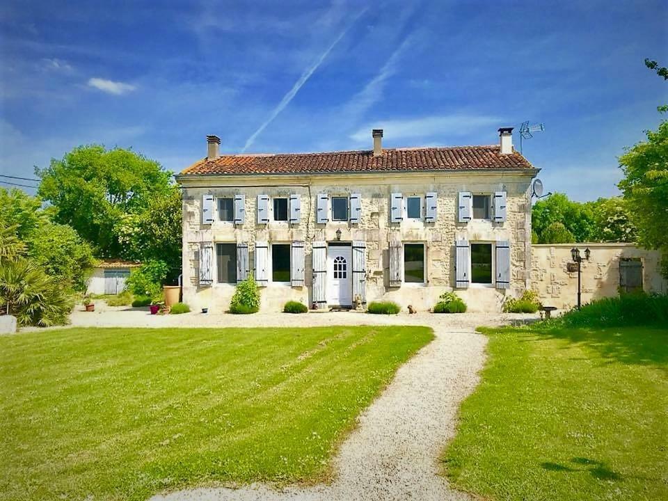 Maison Lavande Bed and Breakfast Saint-Jean-dʼAngély Εξωτερικό φωτογραφία